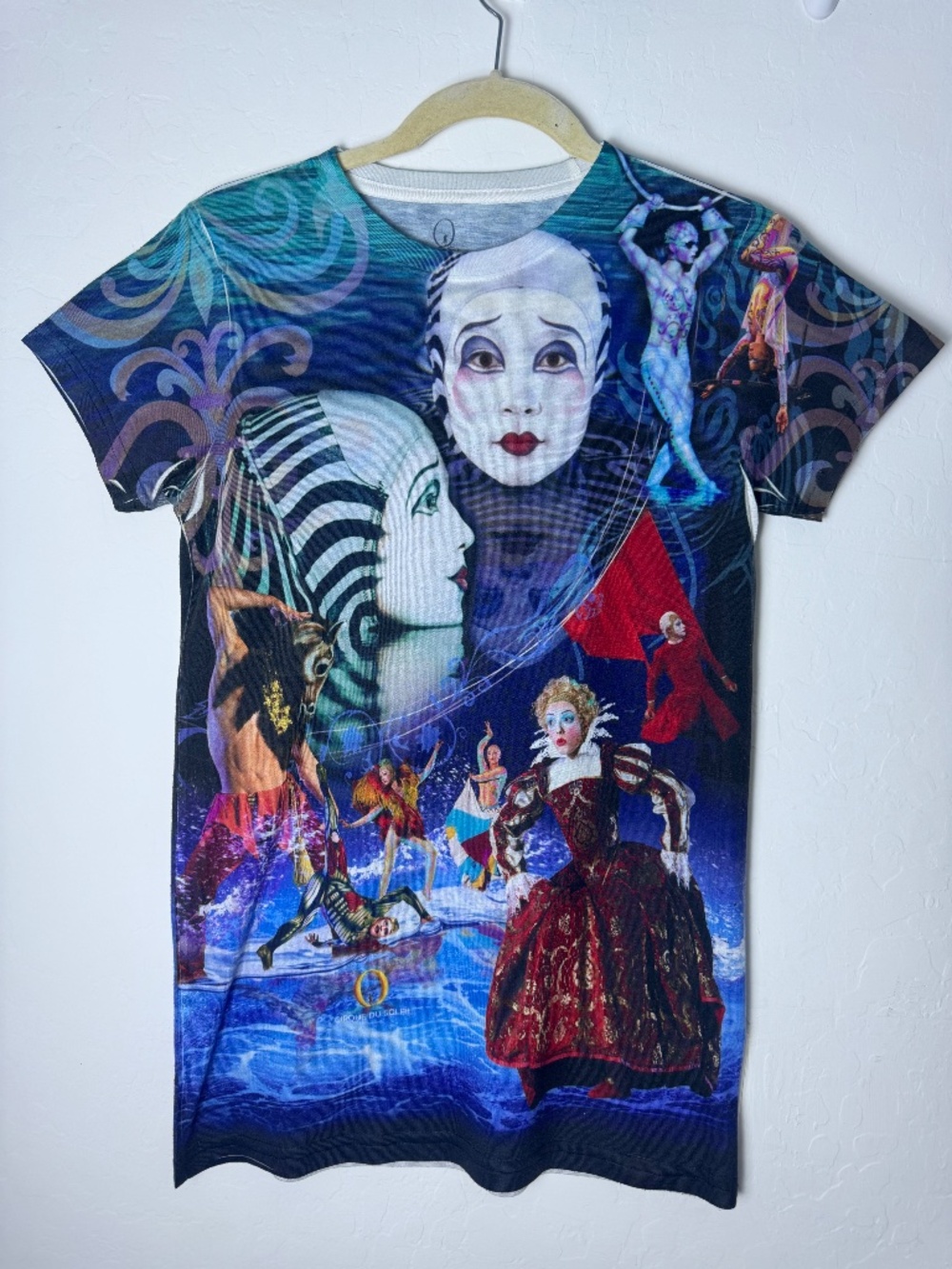 Cirque du Soleil “O” Graphic Tee Women’s Large Artistic Performance Shirt Vegas